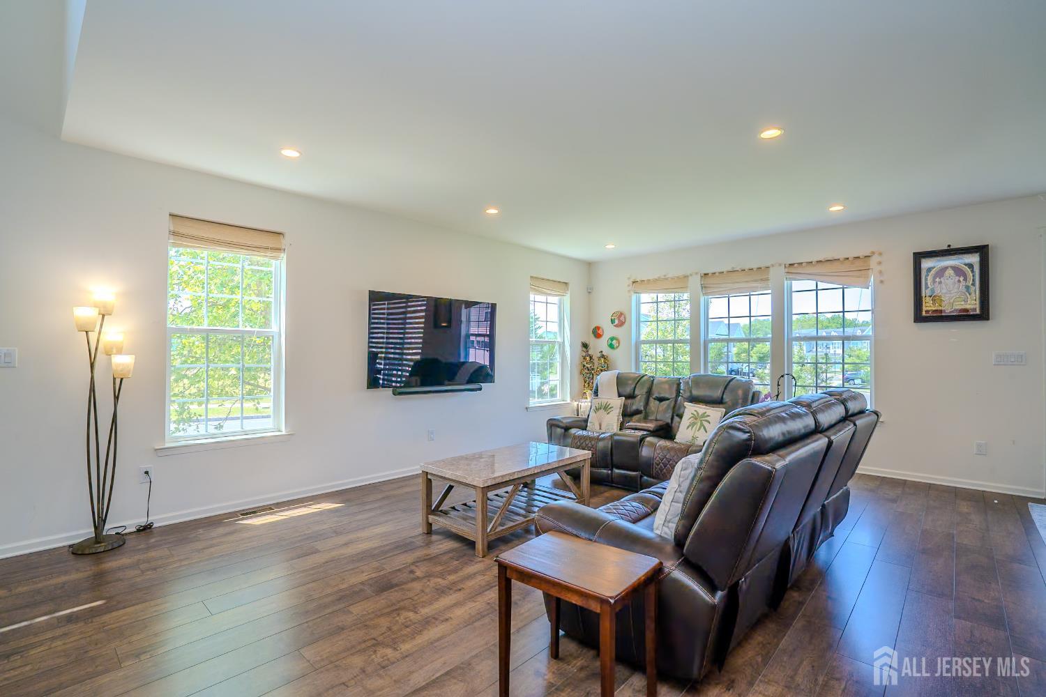 2 Jasmine Drive Image 5