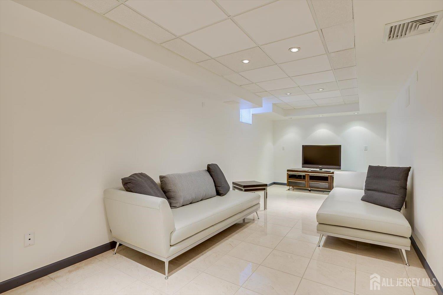 37 Jernee Drive, East Brunswick, NJ, 08816 image 77