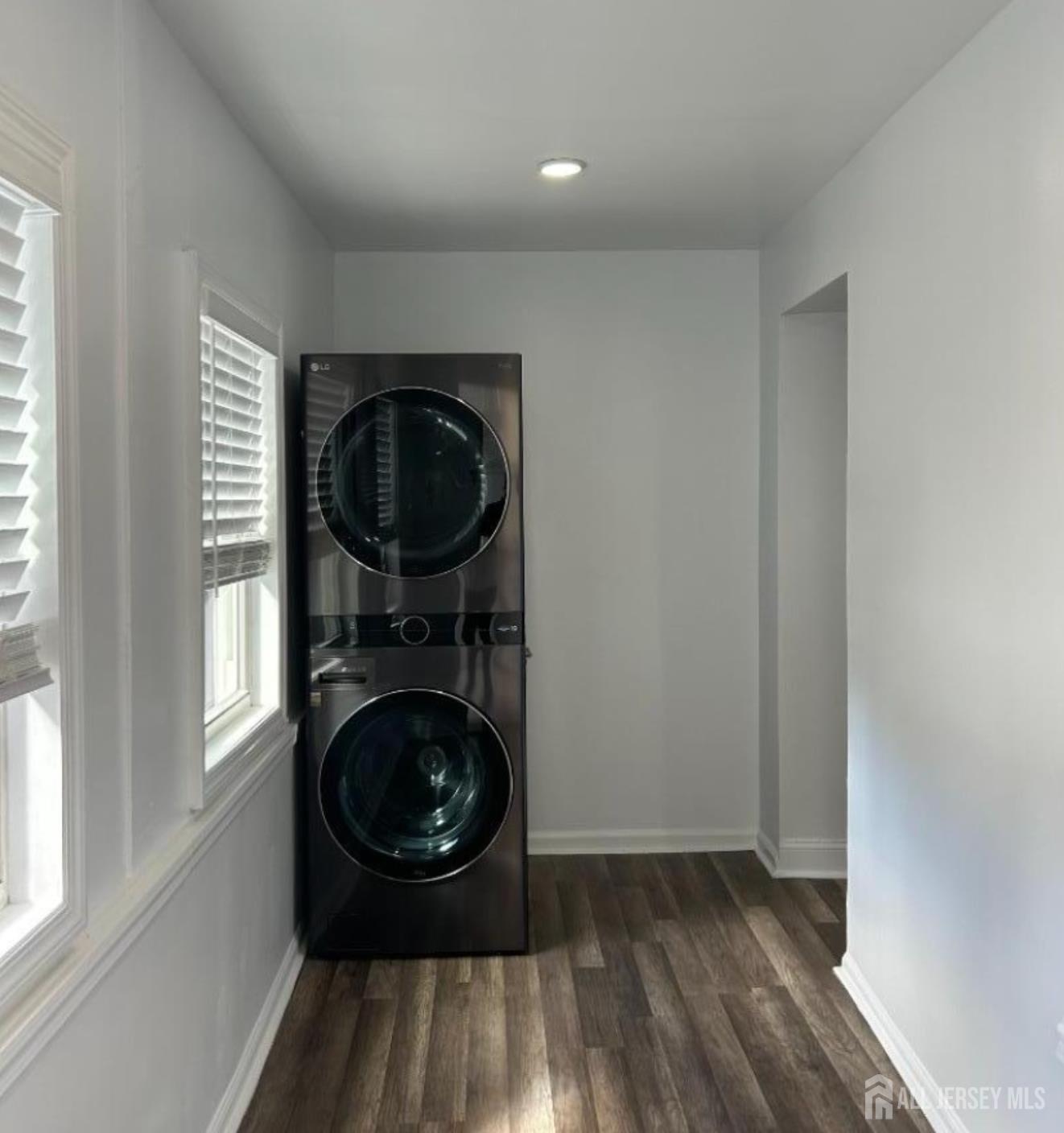 119 Columbus Place Image 4