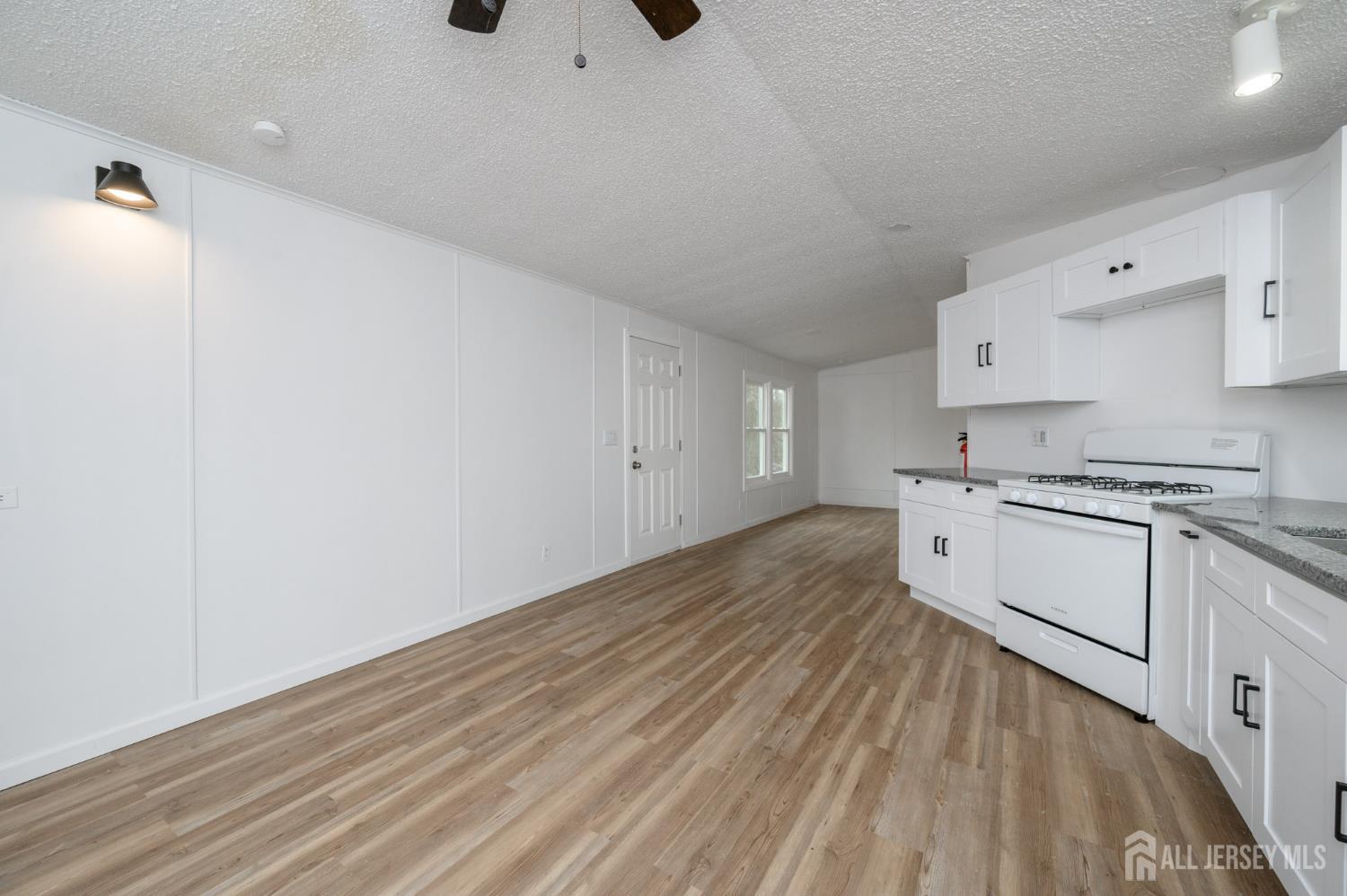 448 Evergreen Road Image 5