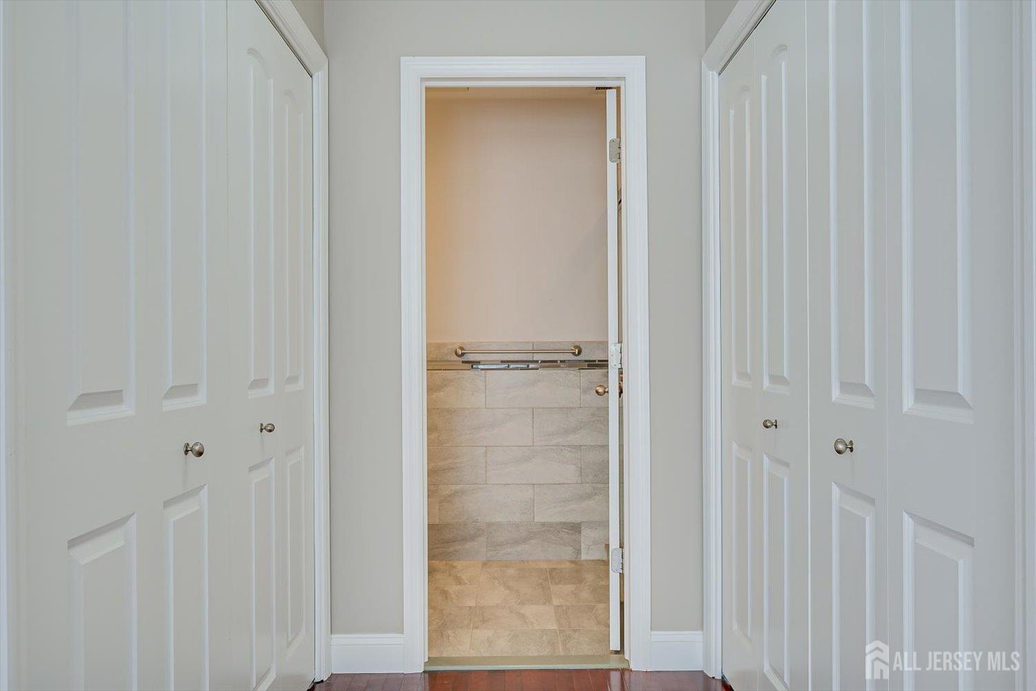 133 Oakmont Court, Edison, NJ, 08820 image 30