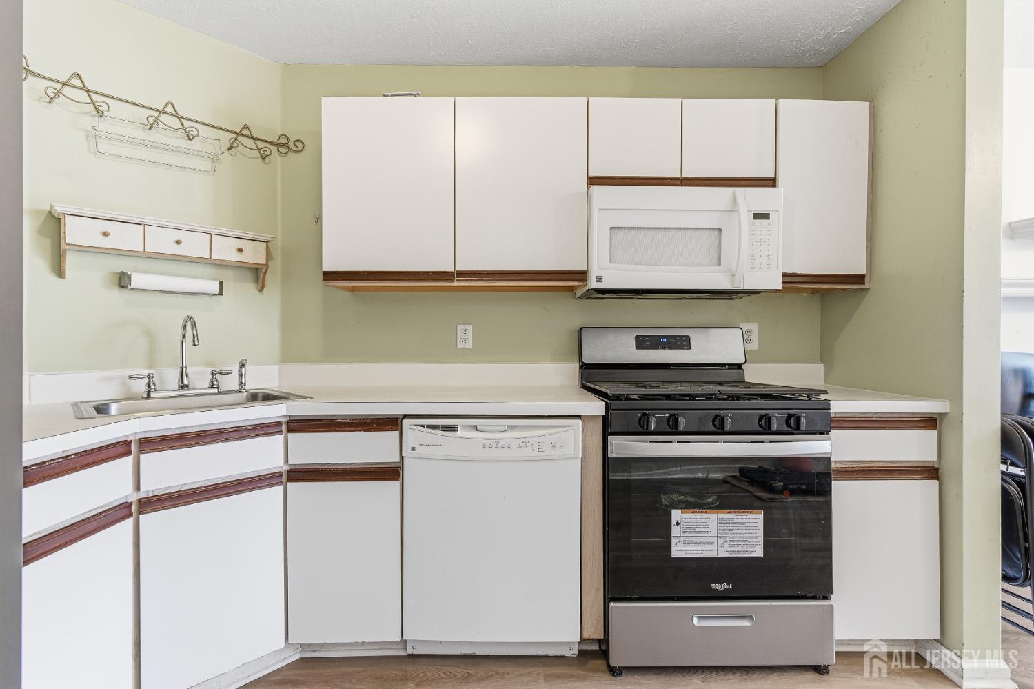 21 Newburgh Drive, Edison, NJ, 08820 image 9