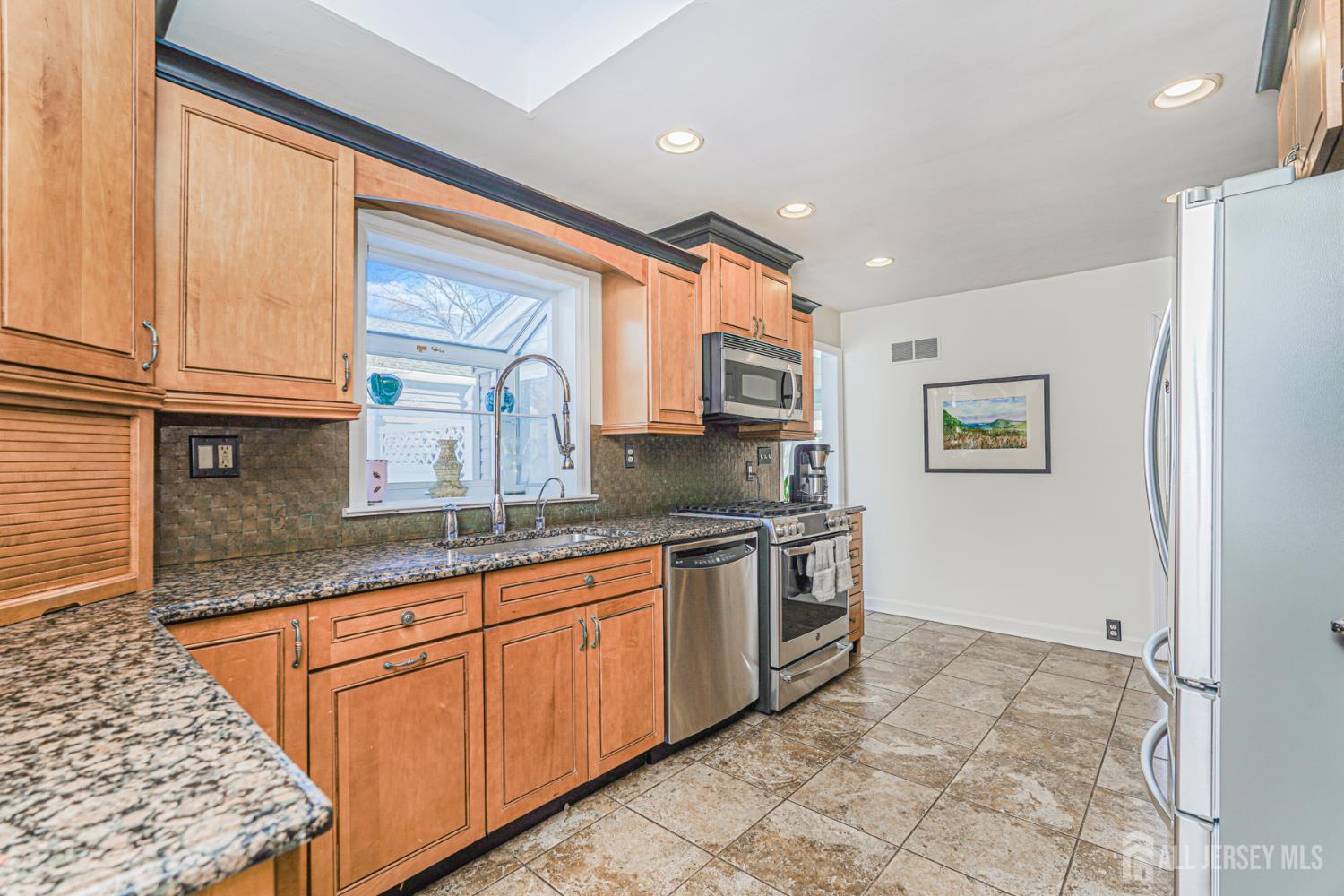 125 Garretson Circle, Milltown, NJ, 08850 image 8