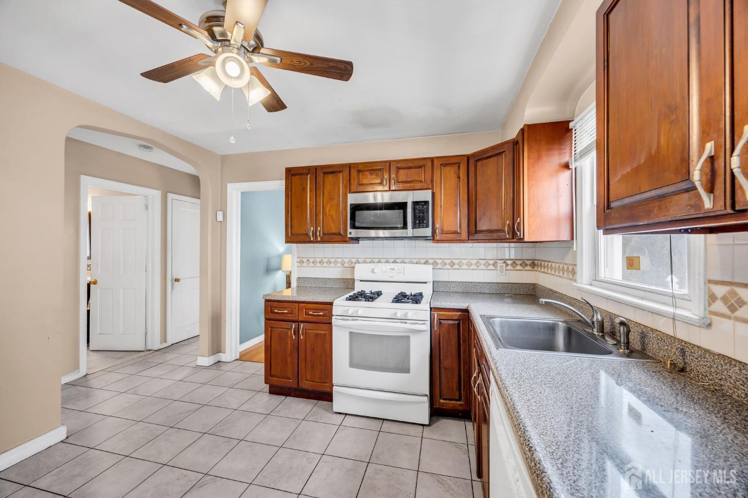 16 Sharot Street, Carteret, NJ, 07008 image 7