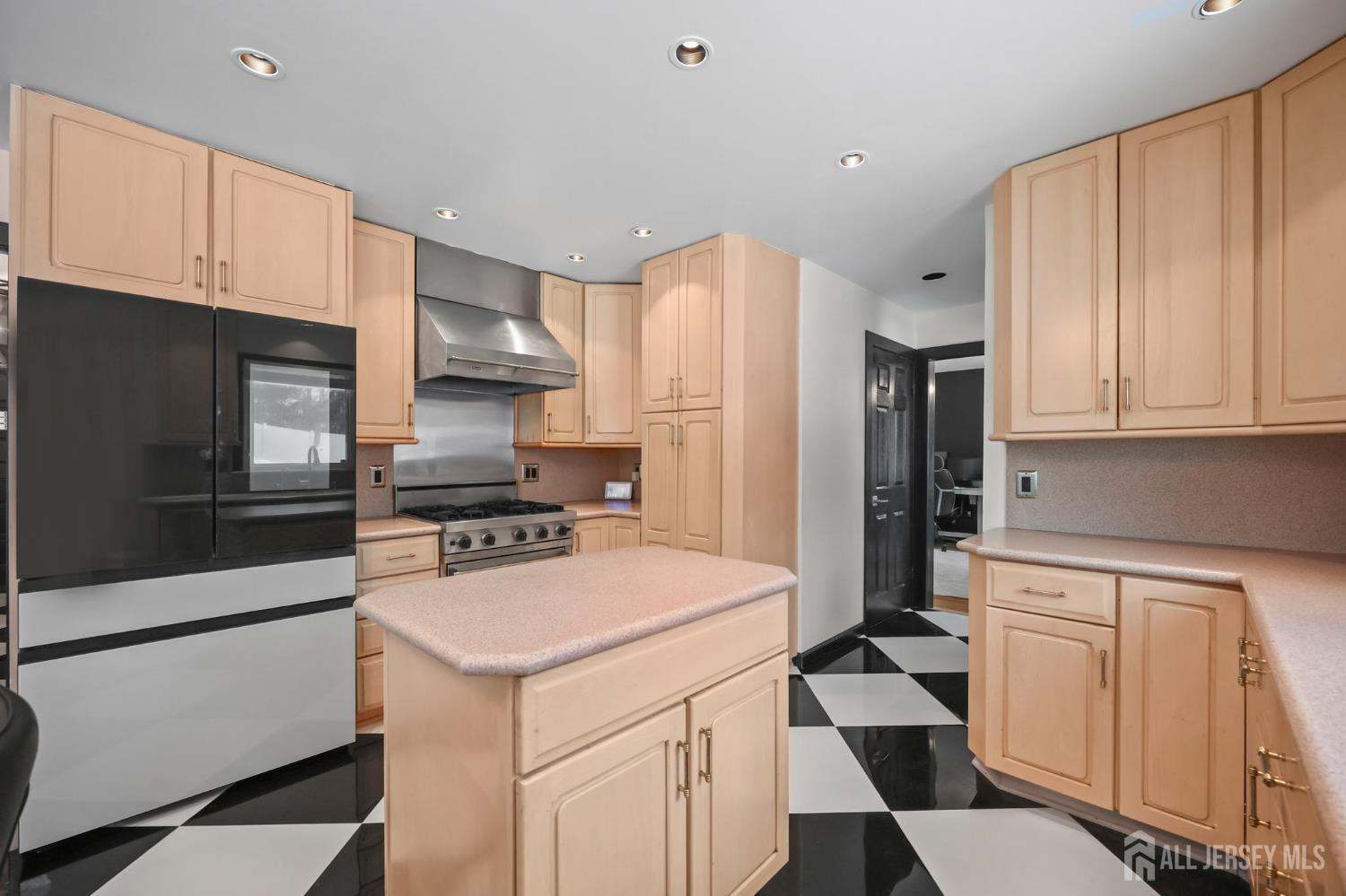 34 Sandalwood Drive, East Brunswick, NJ, 08816 image 14