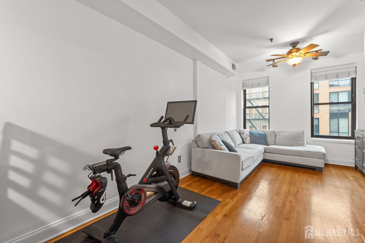 416 Monroe Street 3R Image 3