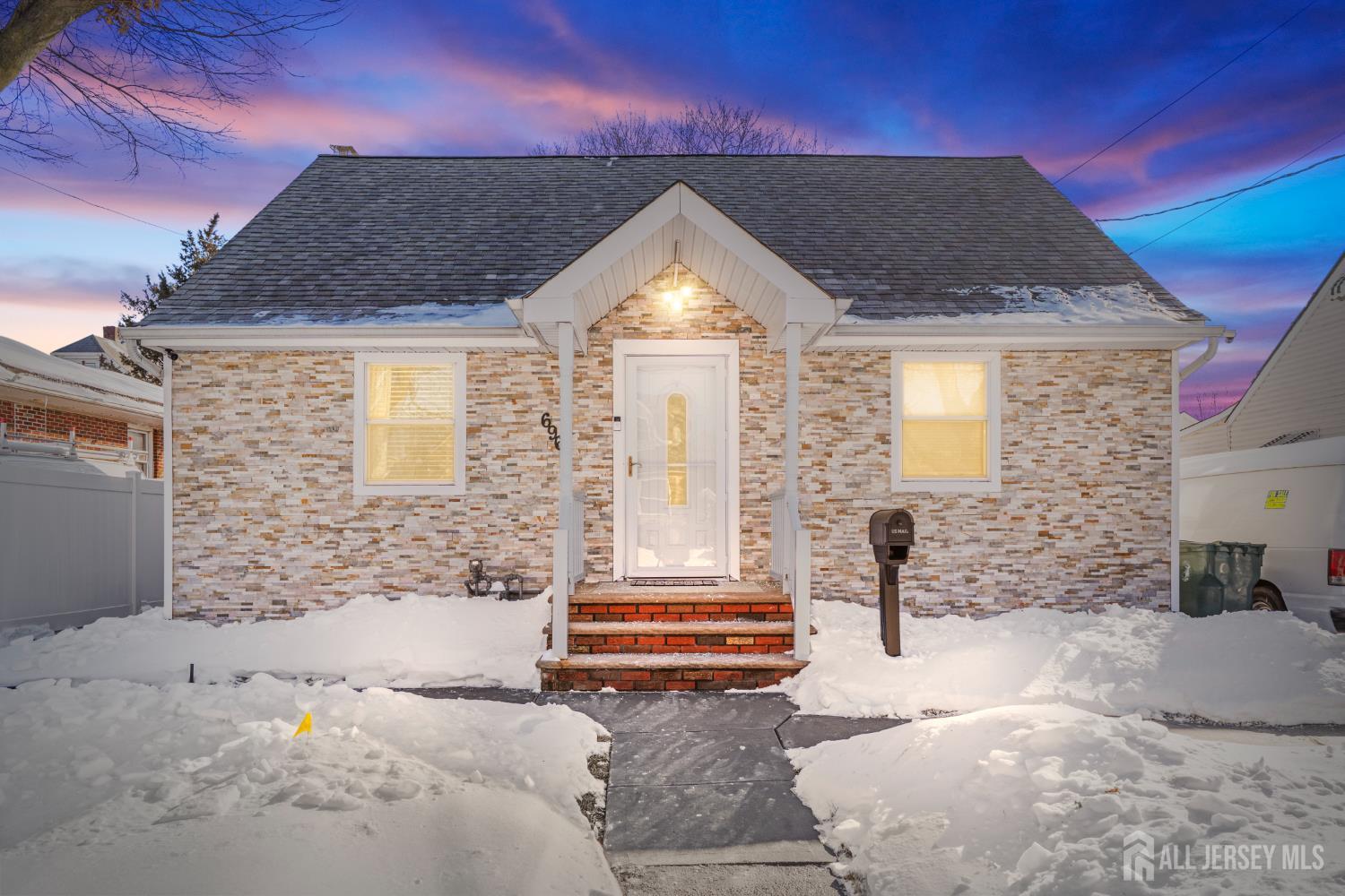 696 Hanson Avenue, Perth Amboy, NJ, 08861