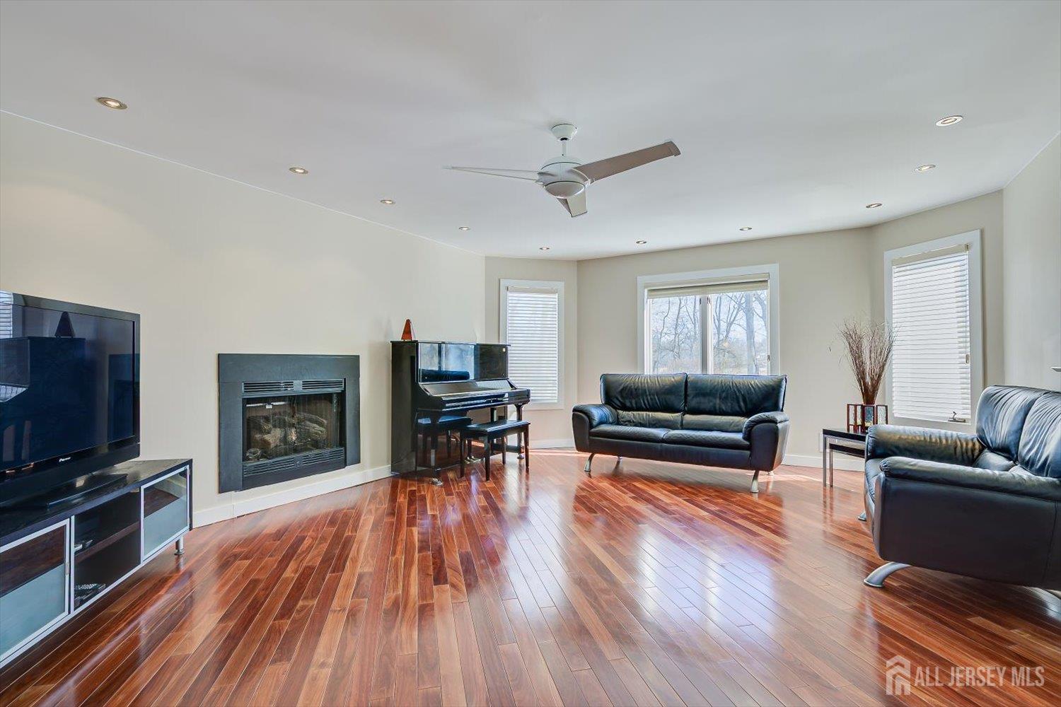 37 Jernee Drive, East Brunswick, NJ, 08816 image 18