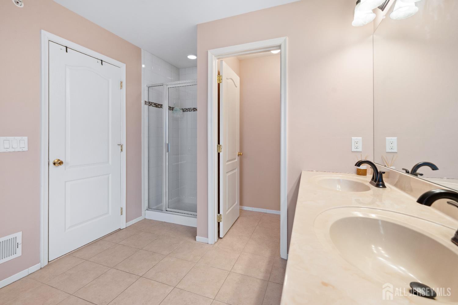 66 Morgan Way, Monroe, NJ, 08831 image 21