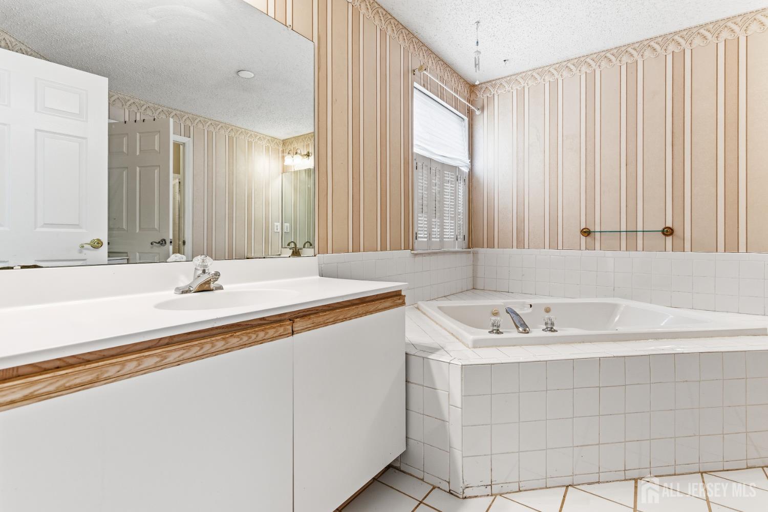 21 Newburgh Drive, Edison, NJ, 08820 image 16