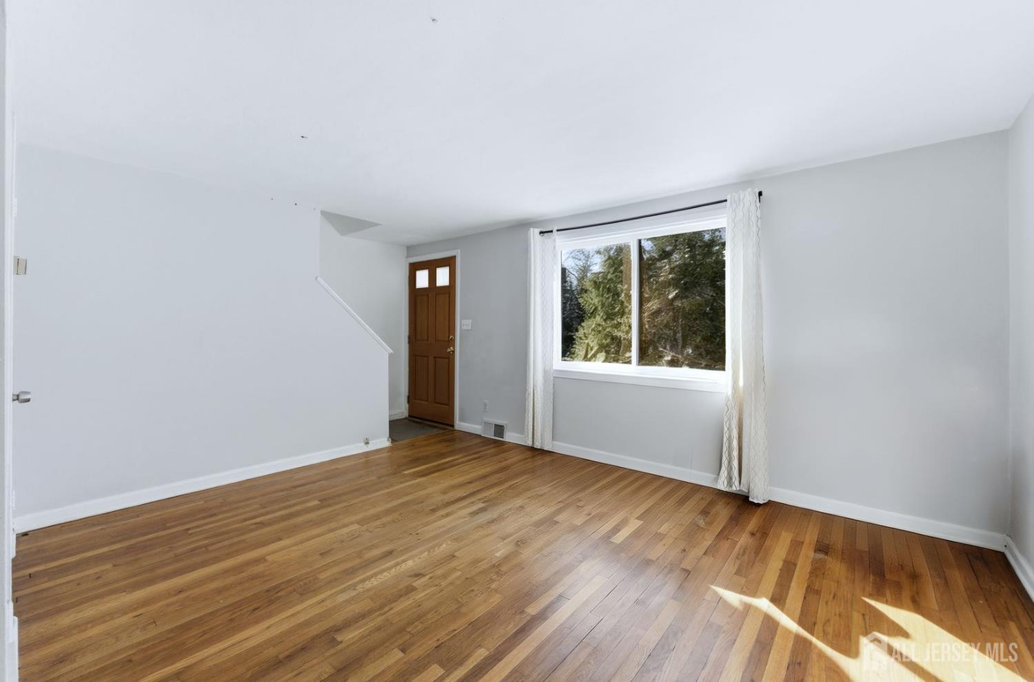 123 Newman Street Image 3