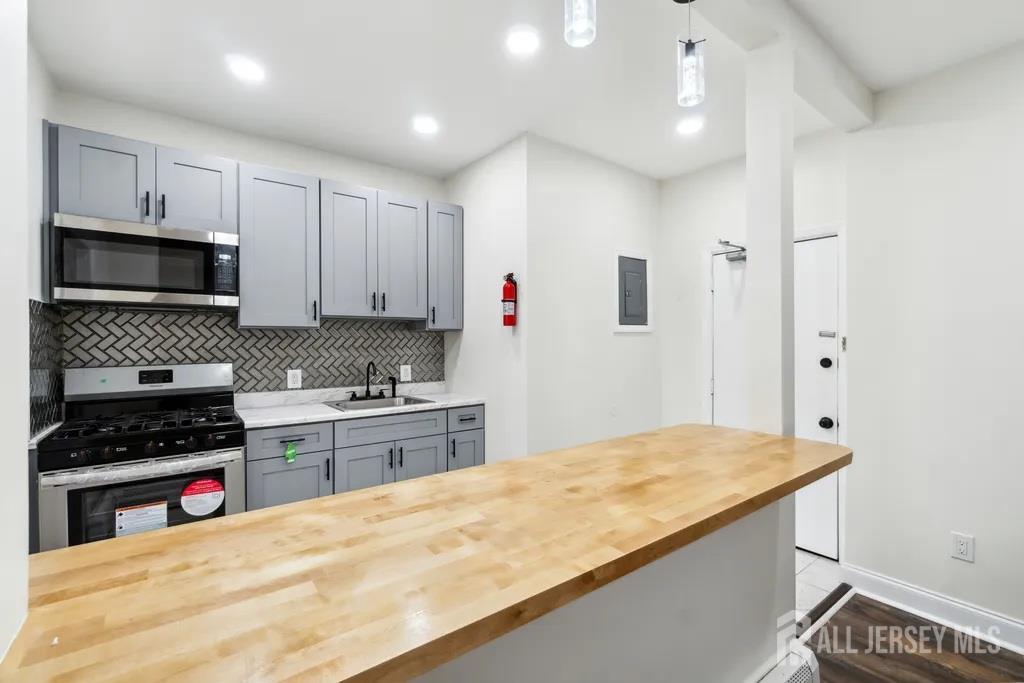 29 S 2nd Avenue, Highland Park, NJ, 08904 image 32