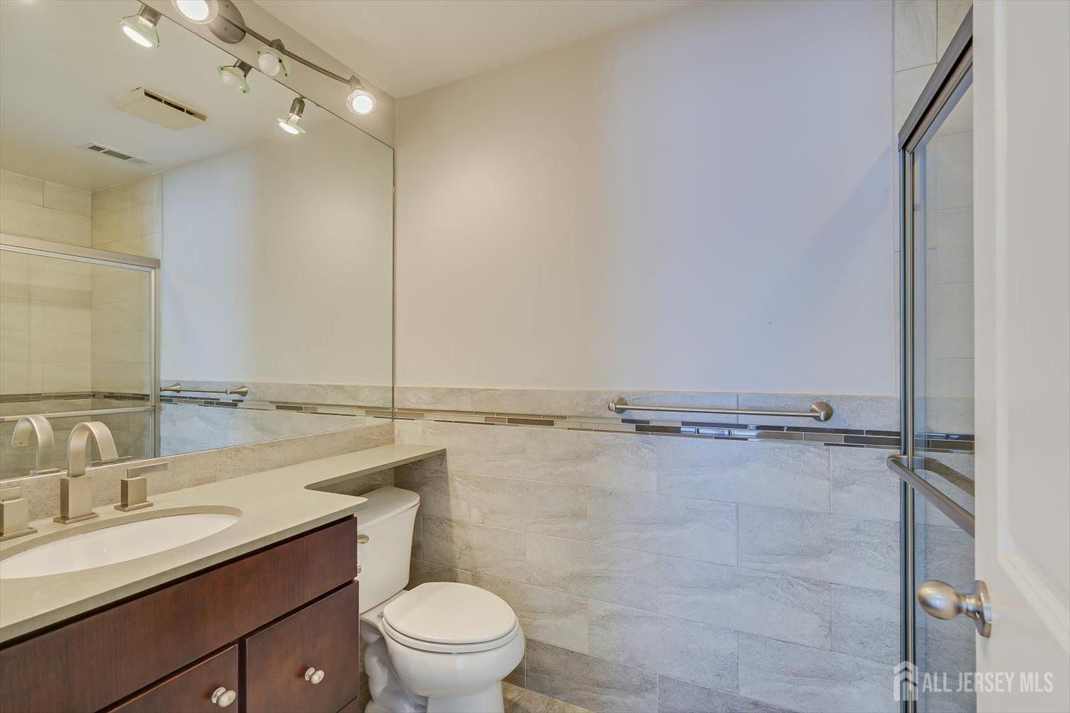 133 Oakmont Court, Edison, NJ, 08820 image 31