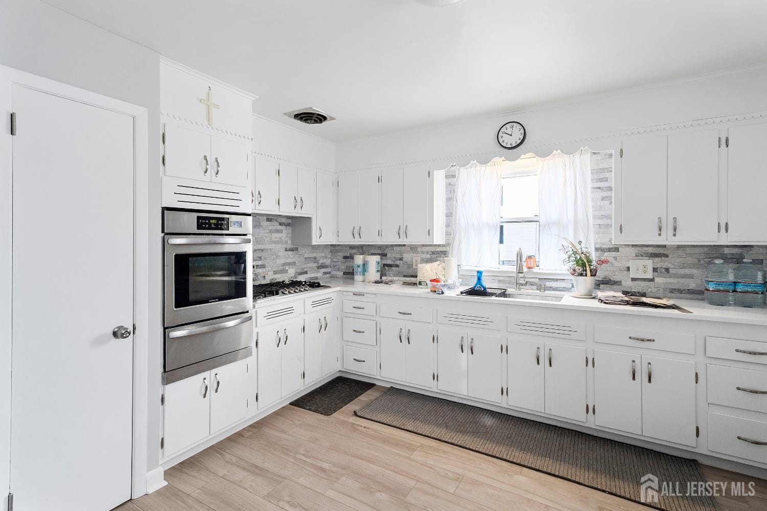 654 colgate Avenue Image 3