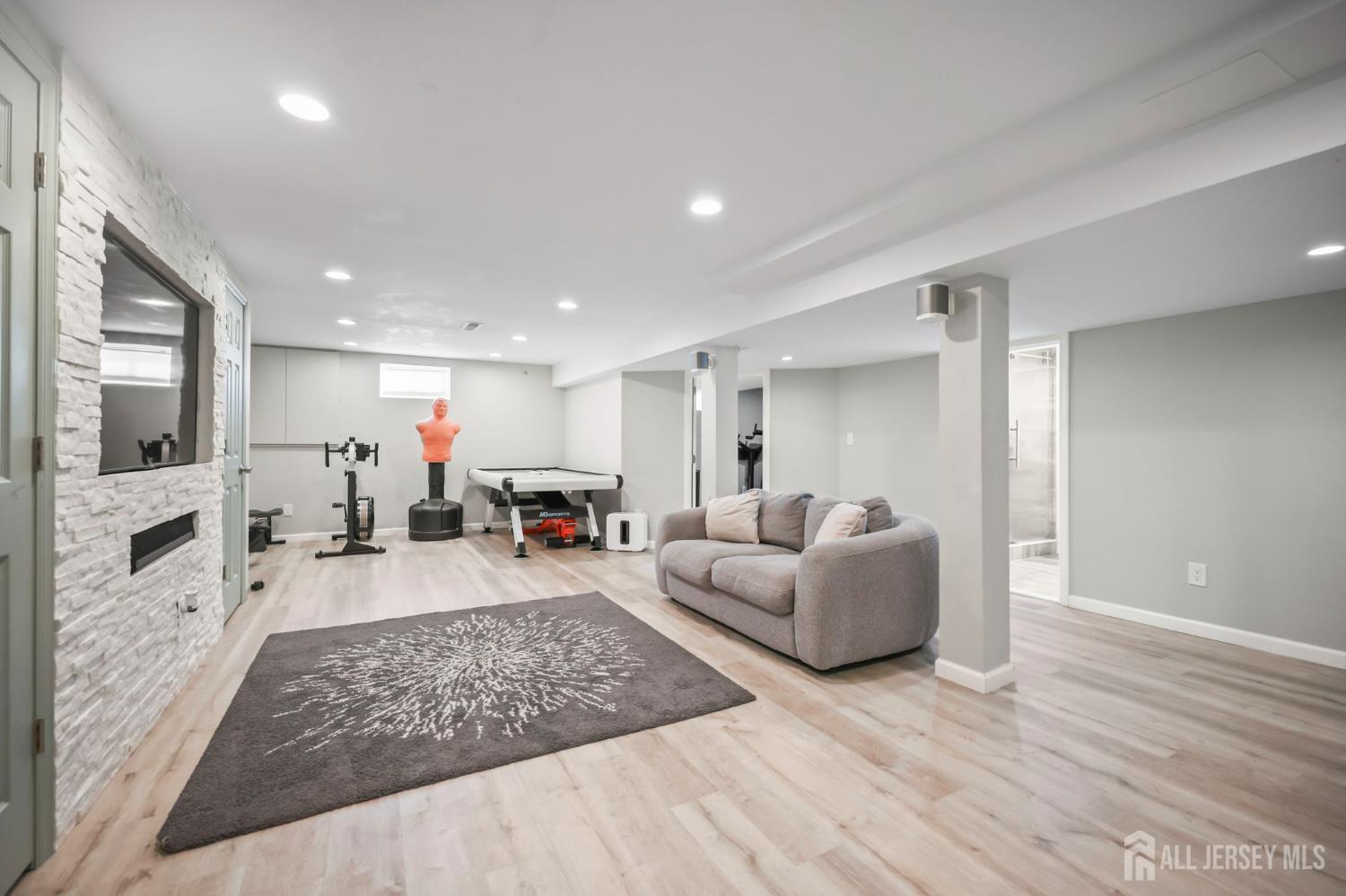 34 Sandalwood Drive, East Brunswick, NJ, 08816 image 27