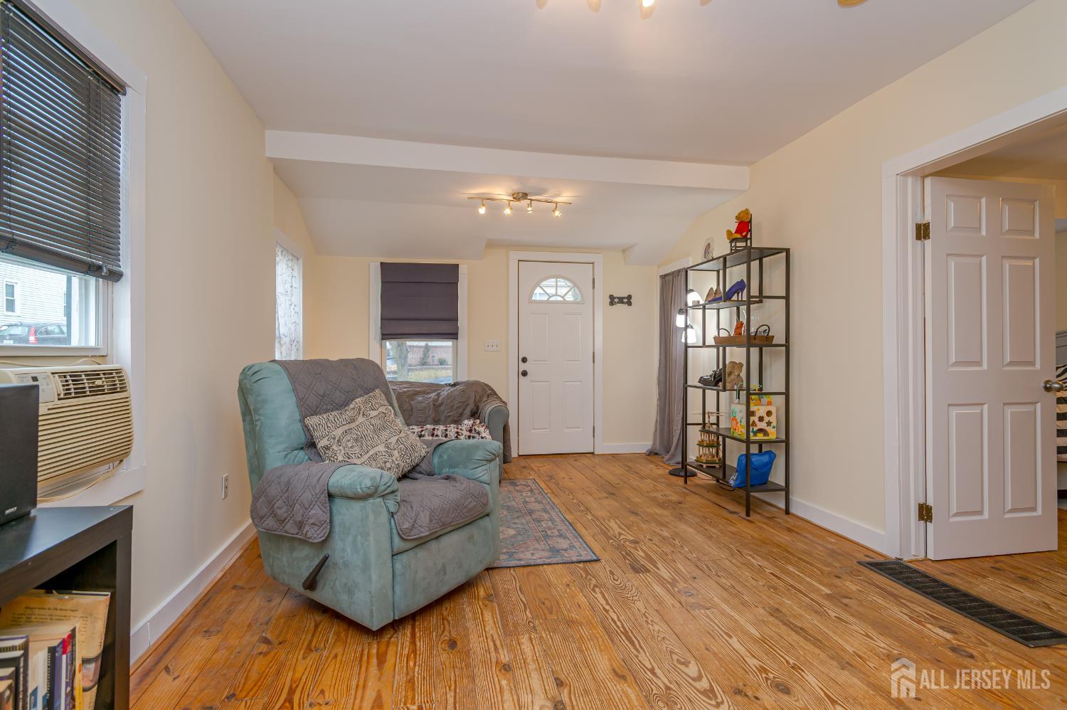 18 Scott Avenue Image 4