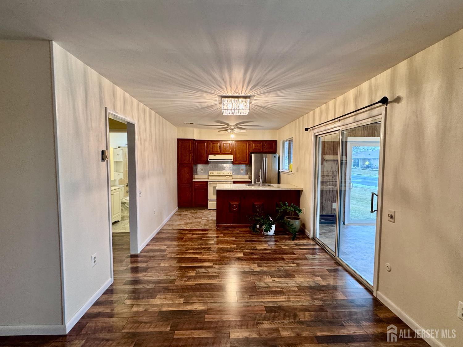 468 Evodia Plaza Image 4