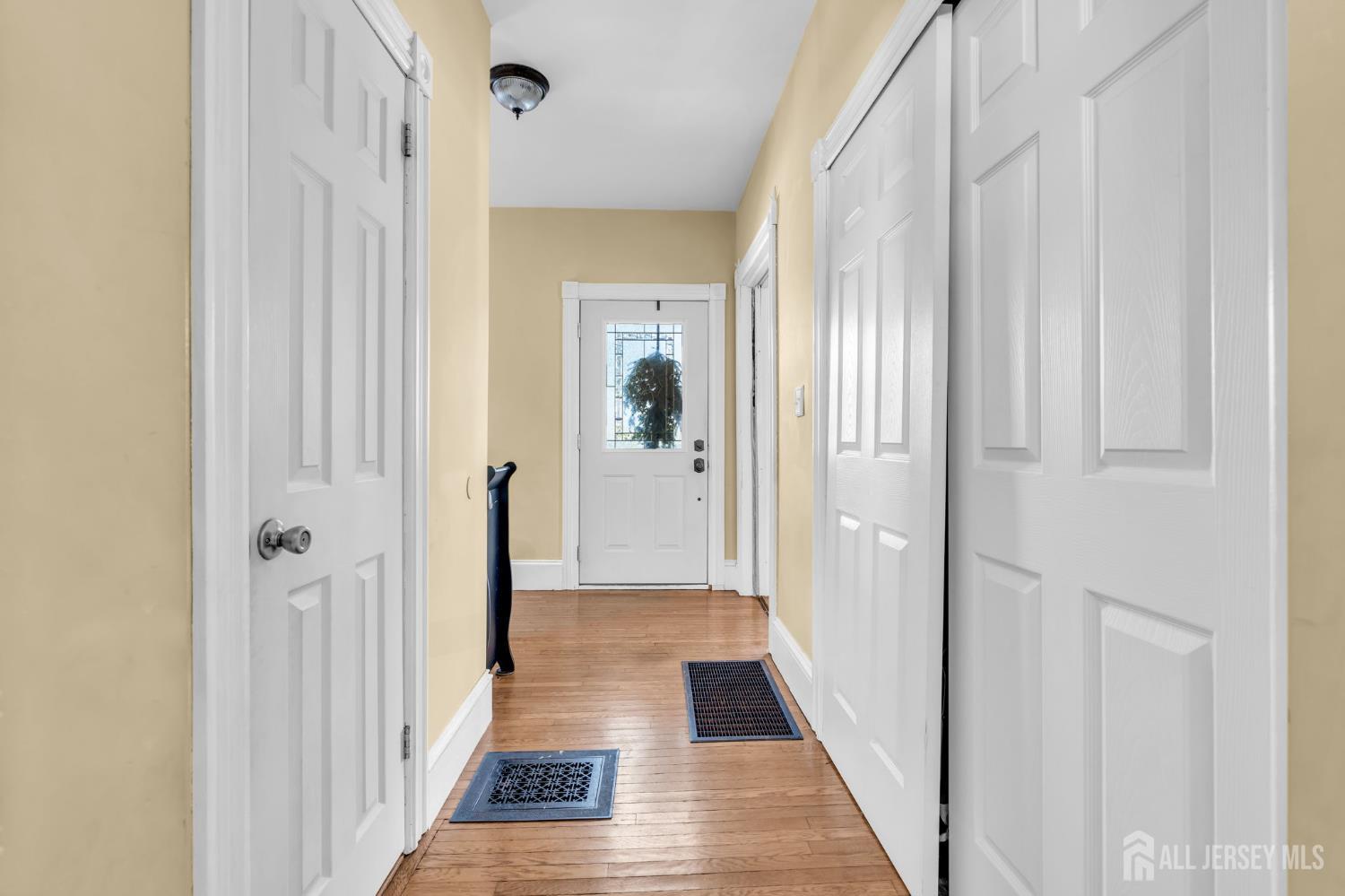 589 Mountain Avenue Image 3