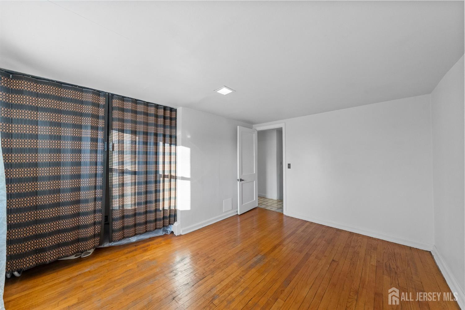 973 Ellis Parkway, Edison, NJ, 08820 image 27