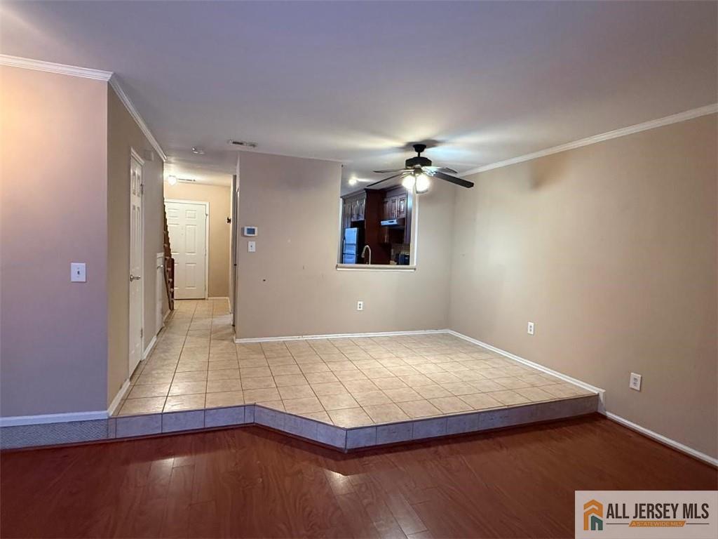 1210 Holly Court Image 4