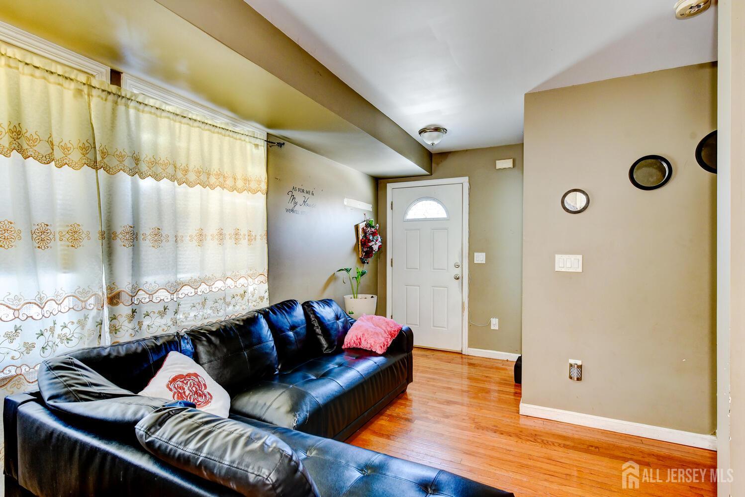 27 newell Avenue Image 4