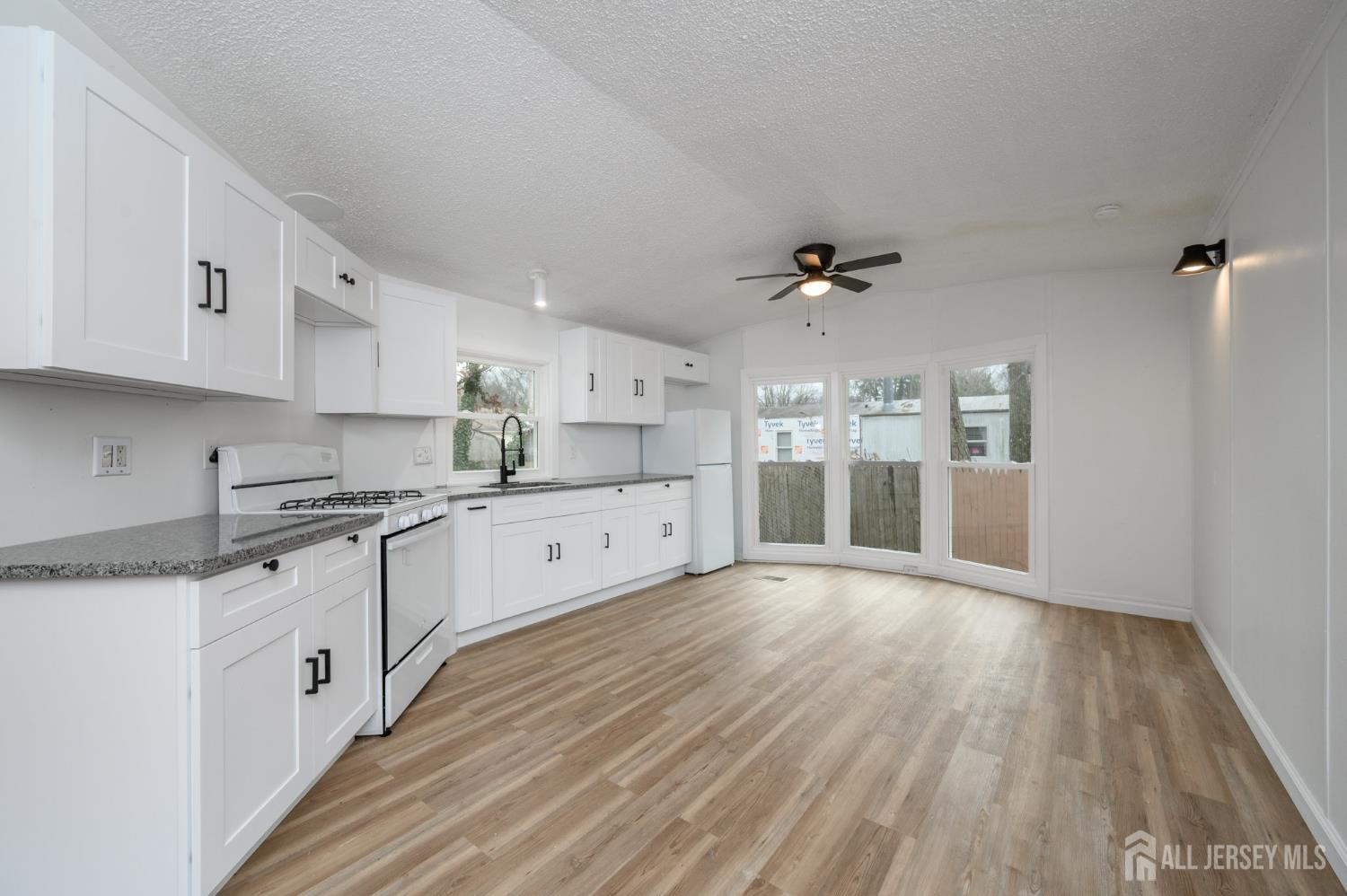 448 Evergreen Road Image 3