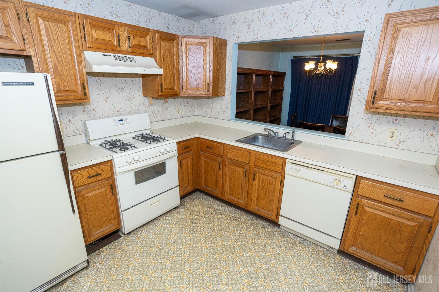 15 Hearthstone Drive, Edison, NJ, 08820 image 12