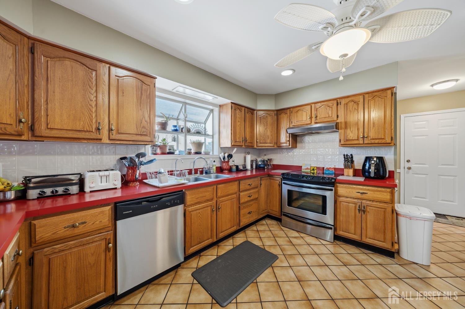 4 SANTINA Court, Lawrence, NJ, 08648 image 15