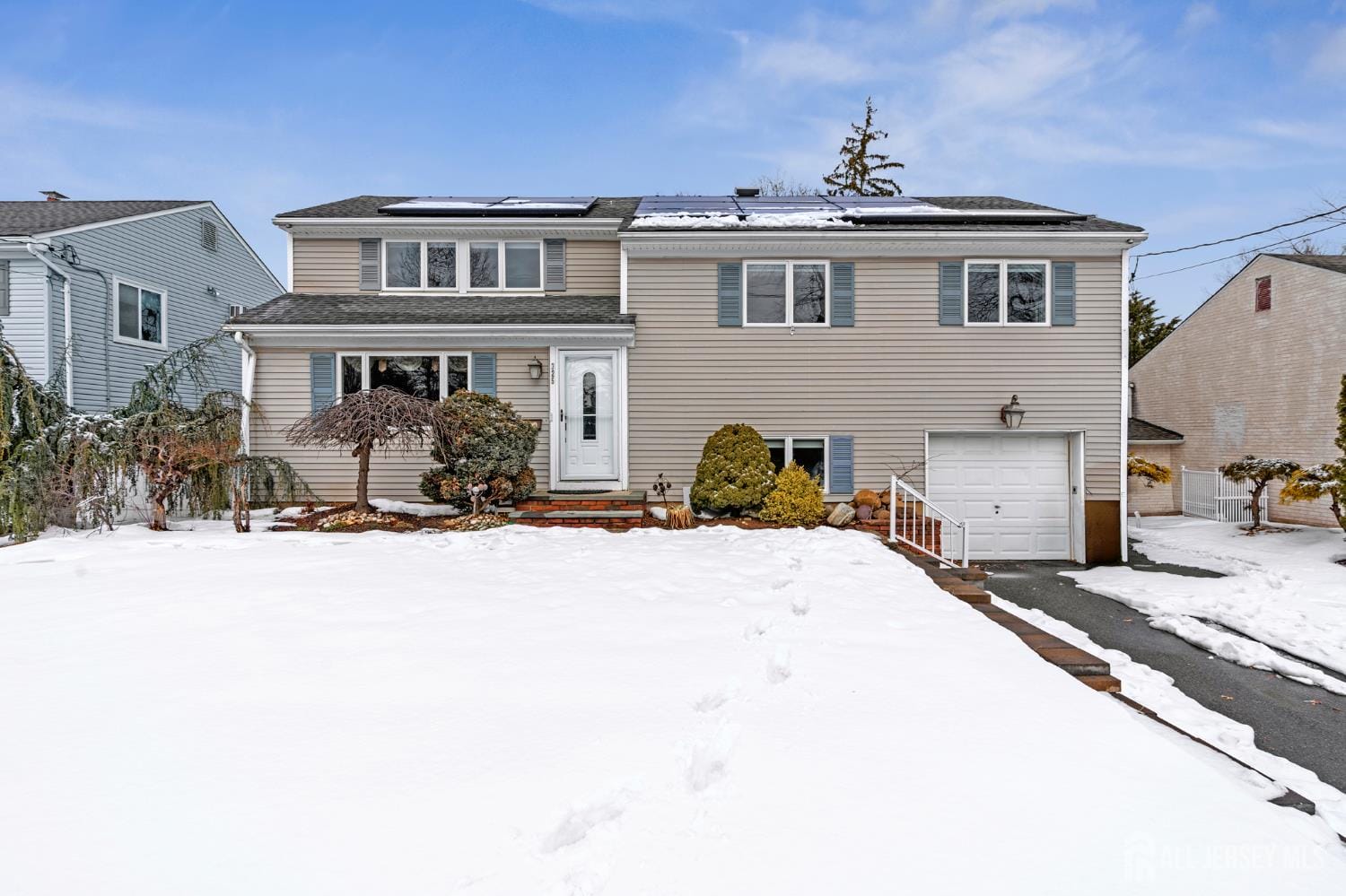 325 Colonia Boulevard, Colonia, NJ, 07067