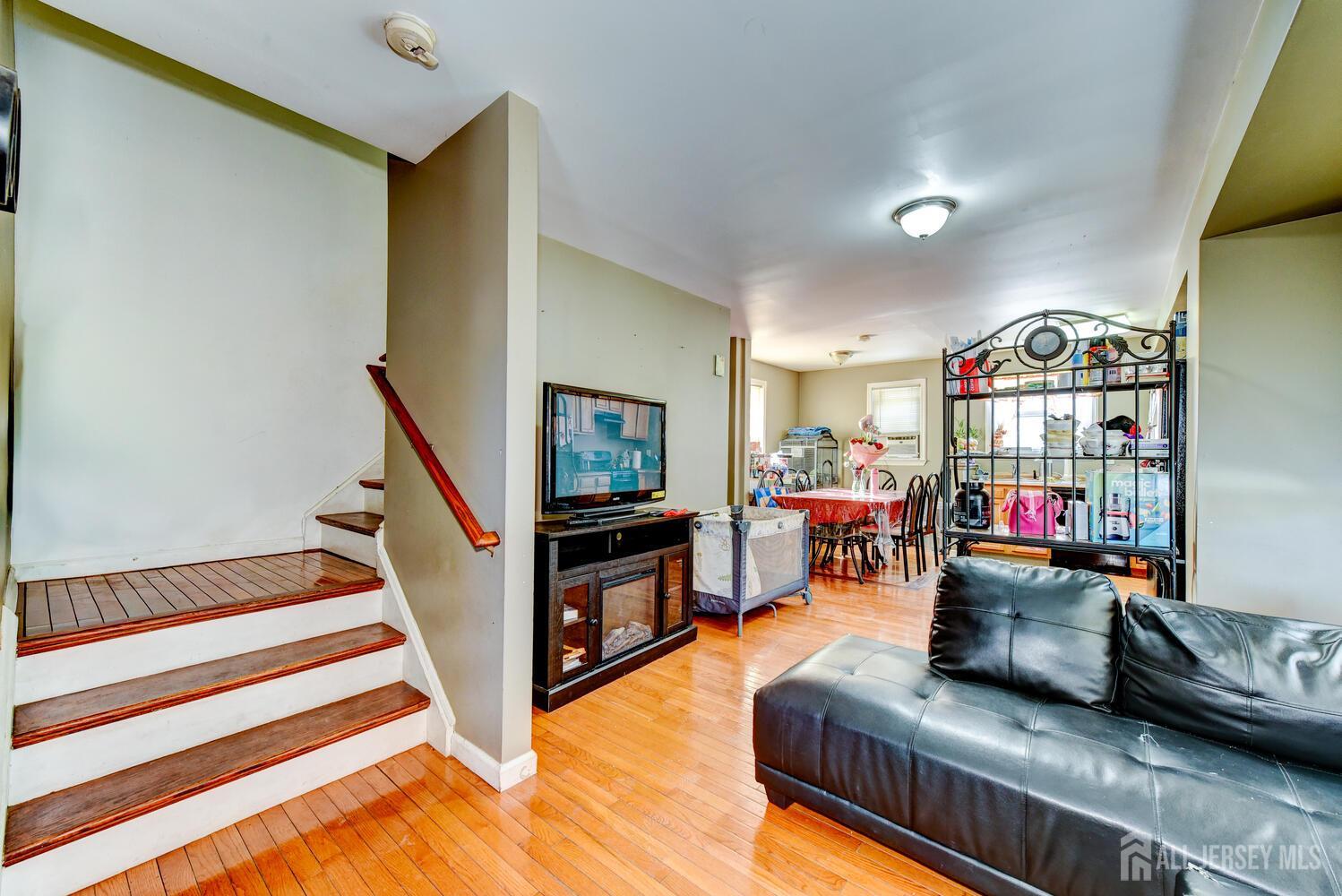 27 newell Avenue Image 2