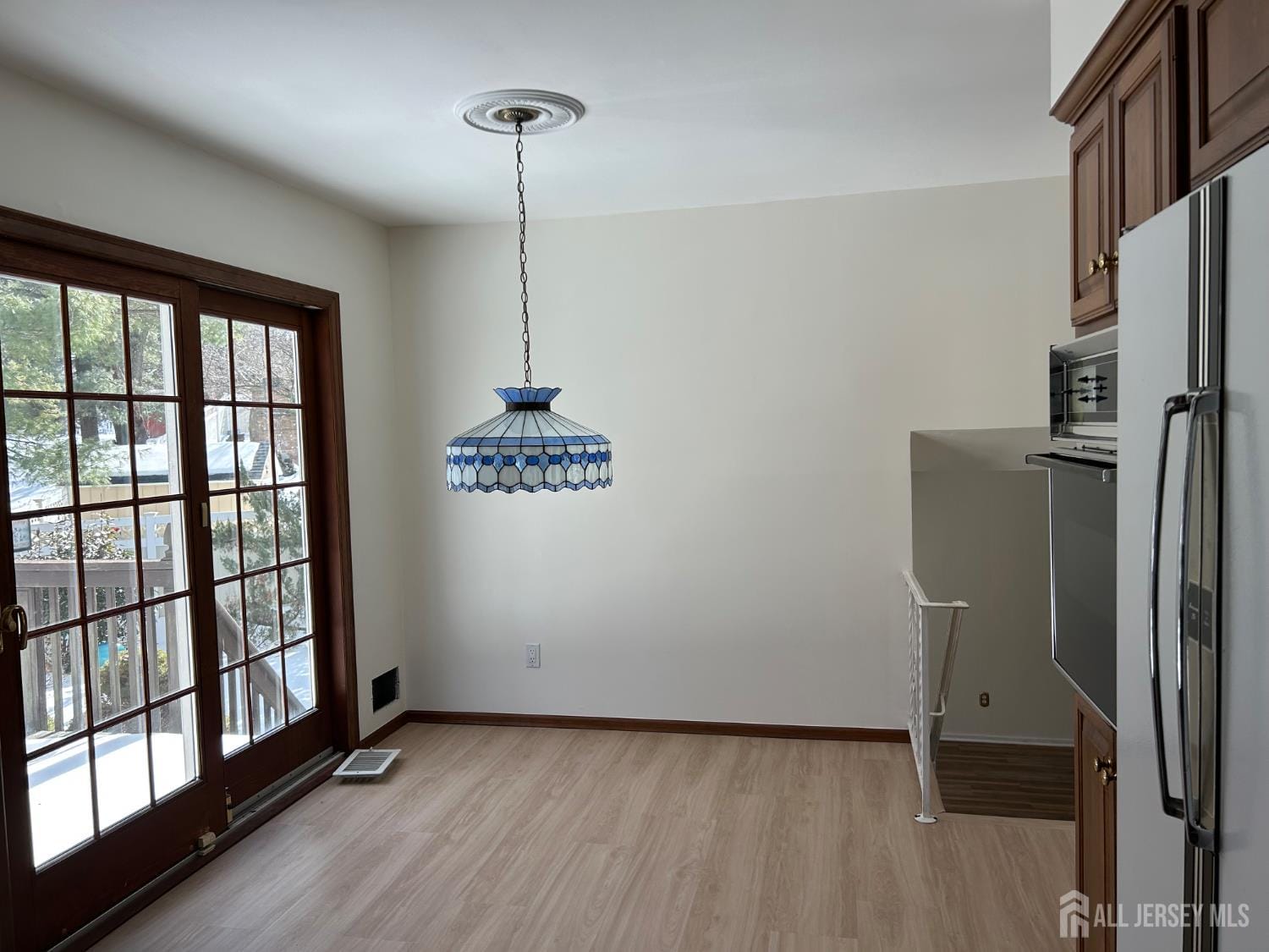 5 Downing Drive Image 4