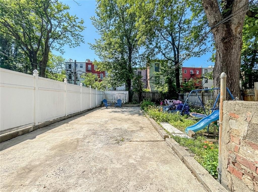 124 Hall Street, Brooklyn, New York, 11205 image 22