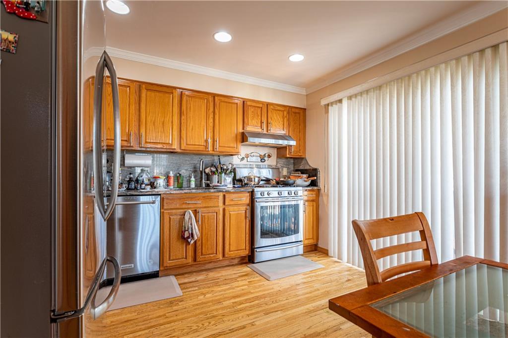 437 Laconia Avenue, Staten  Island, New York, 10305 image 12