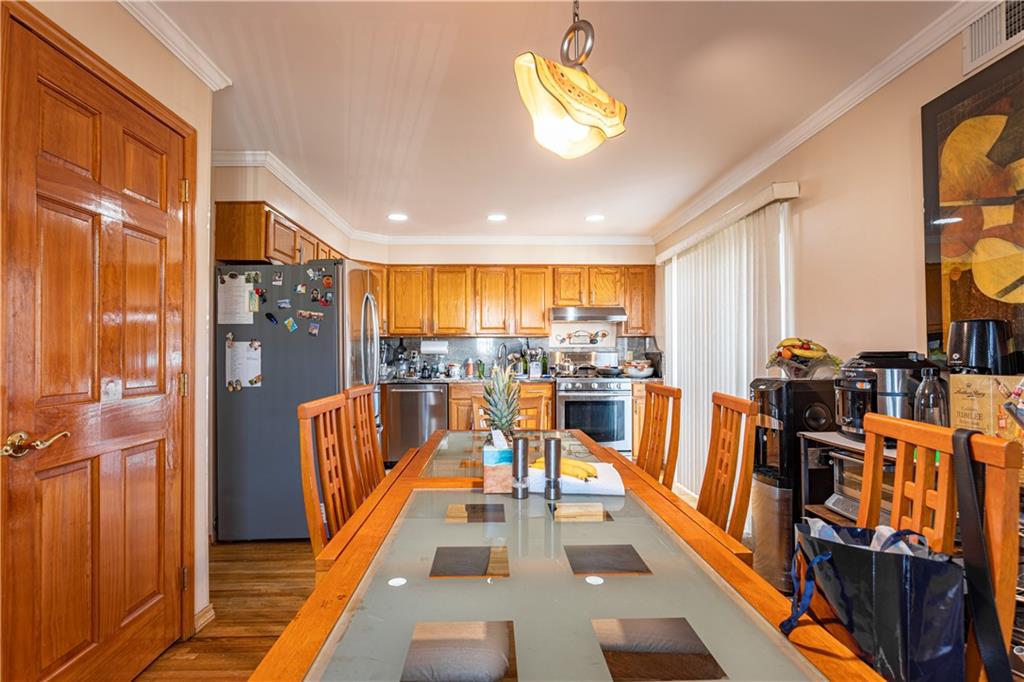 437 Laconia Avenue, Staten  Island, New York, 10305 image 16