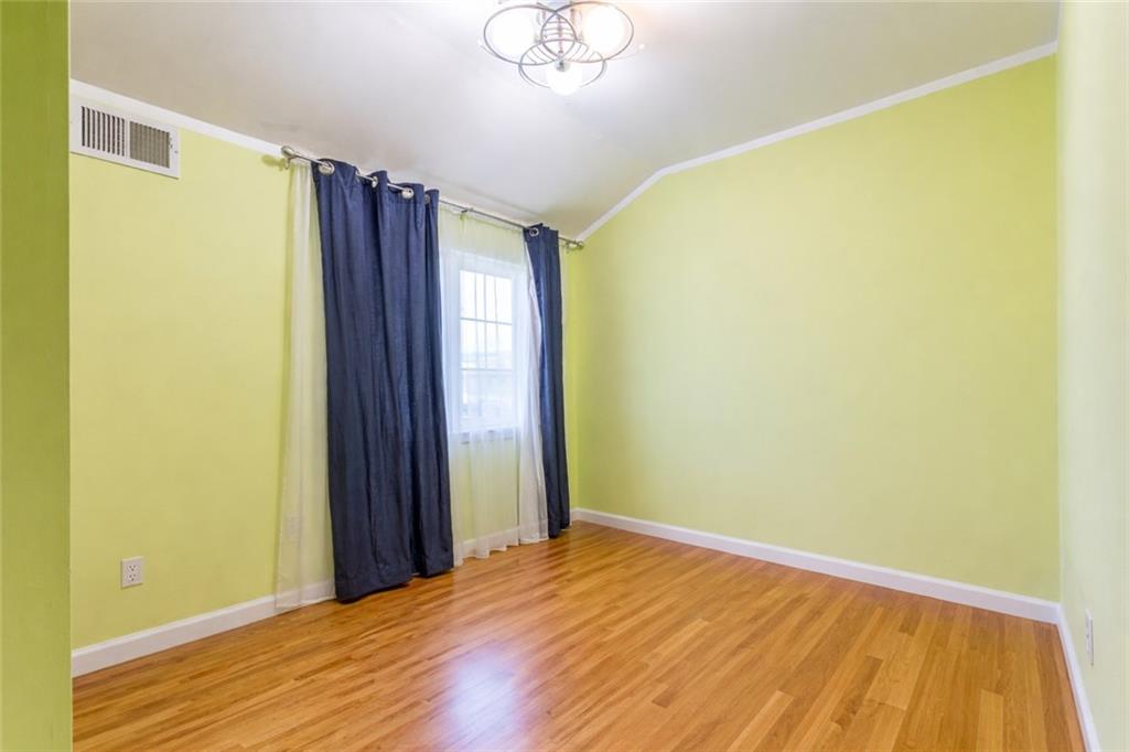 437 Laconia Avenue, Staten  Island, New York, 10305 image 25