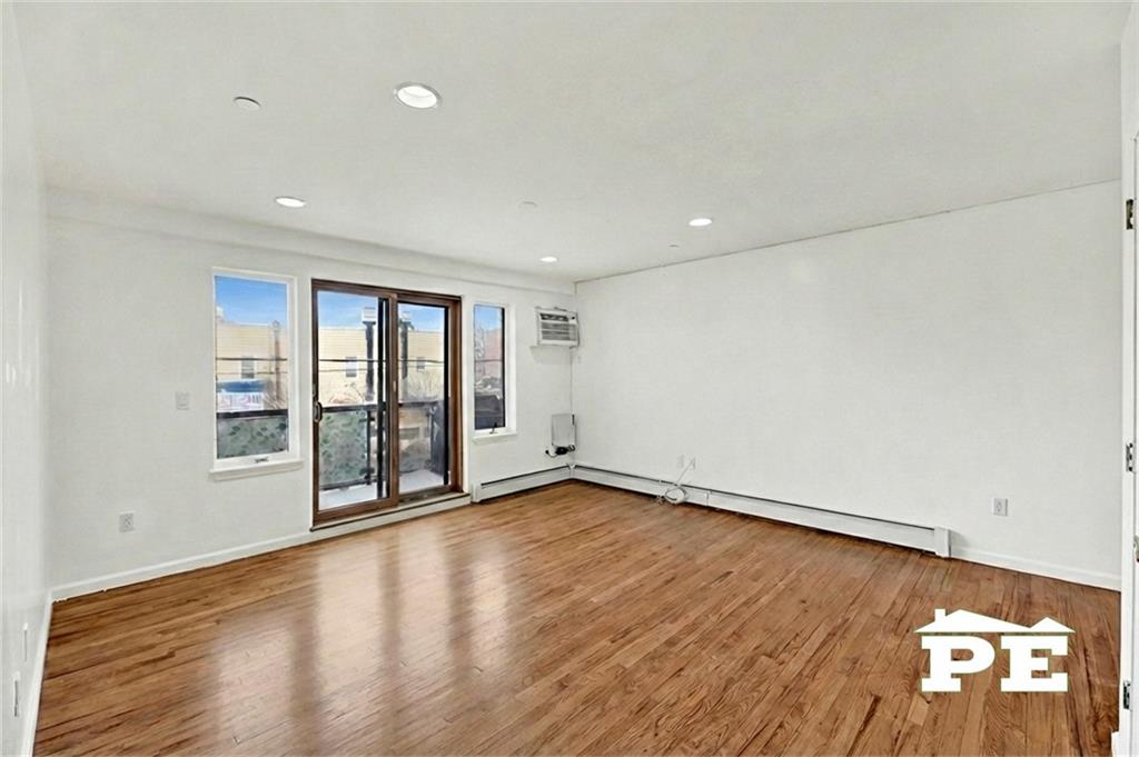 8895 26th Avenue 2E Image 2