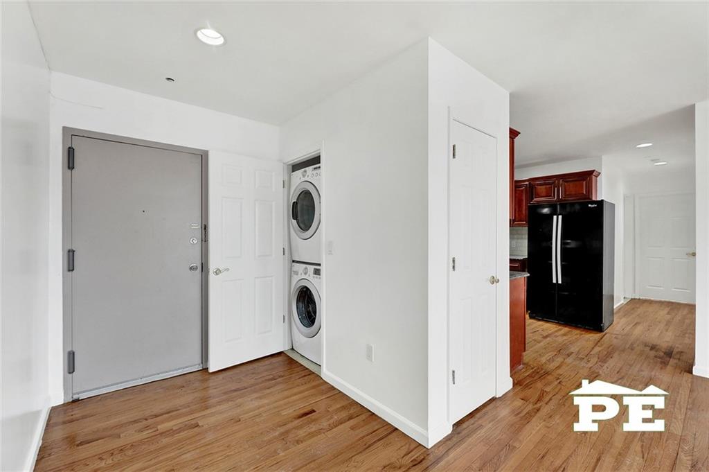 8895 26th Avenue 2E Image 3