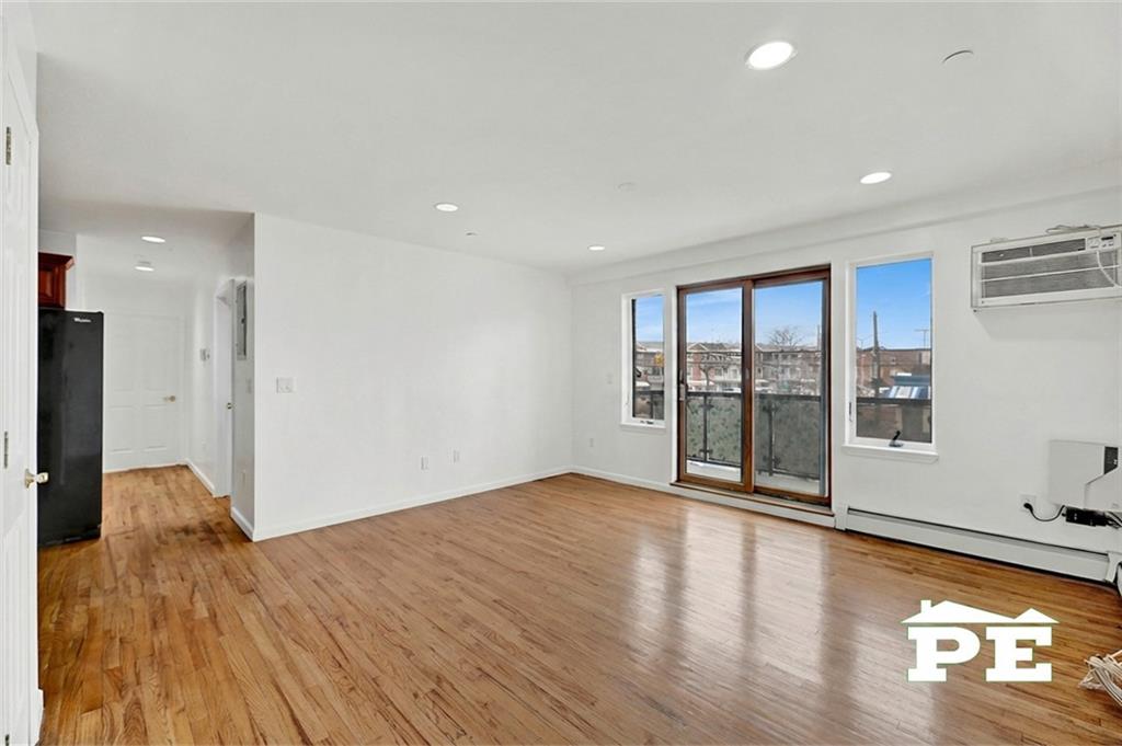 8895 26th Avenue 2E Image 4