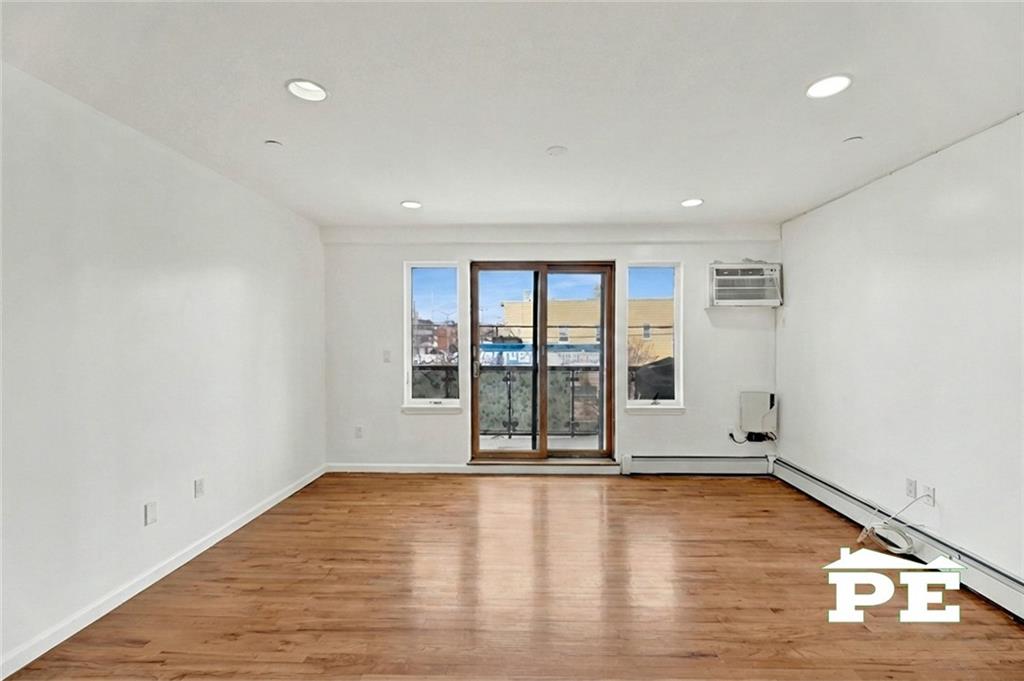 8895 26th Avenue 2E Image 5