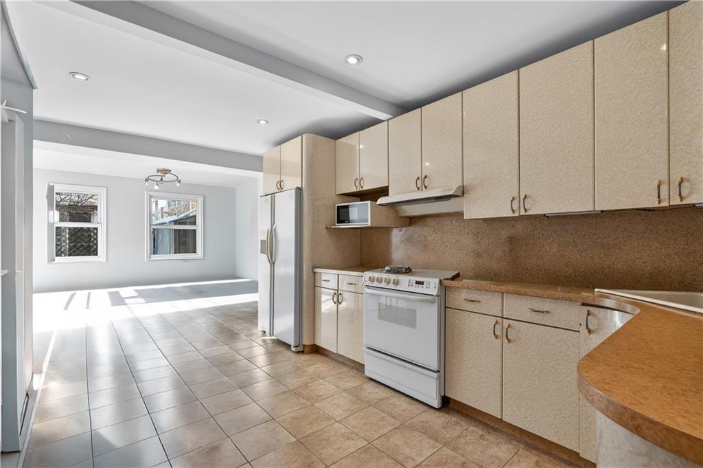 166 Pembroke Street, Brooklyn, New York, 11235 image 34