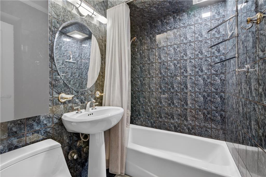 166 Pembroke Street, Brooklyn, New York, 11235 image 39