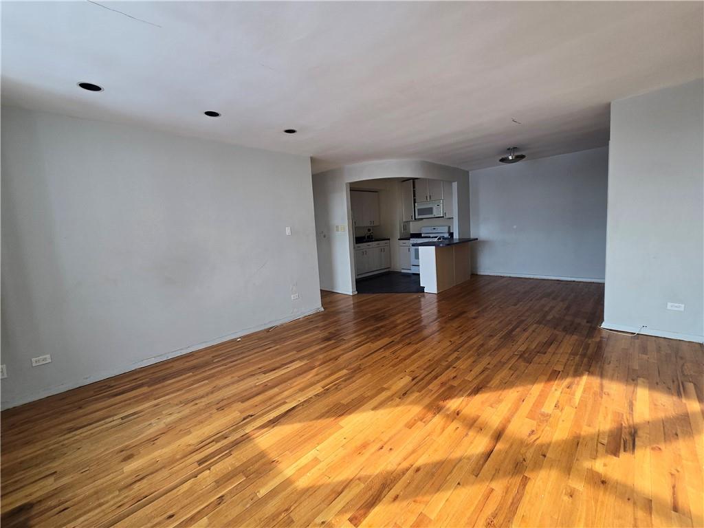 1530 East 8th Street 7M Image 3