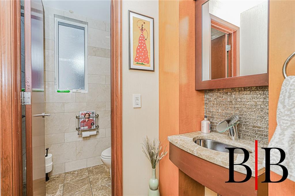 73 Barlow Drive, Brooklyn, New York, 11234 image 41