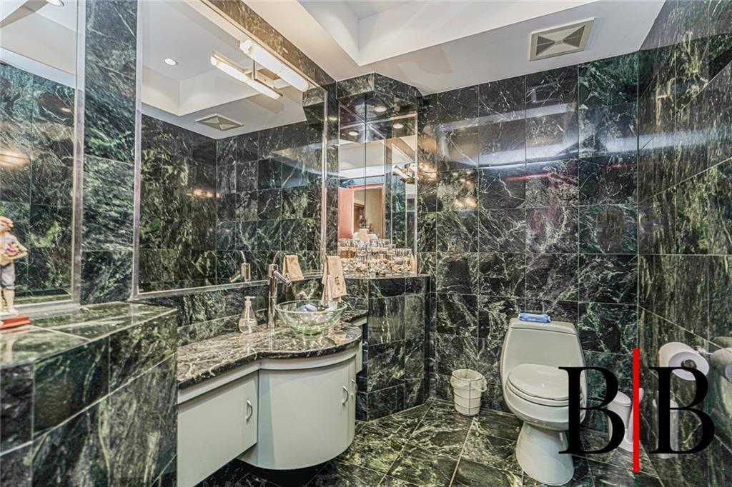 73 Barlow Drive, Brooklyn, New York, 11234 image 45