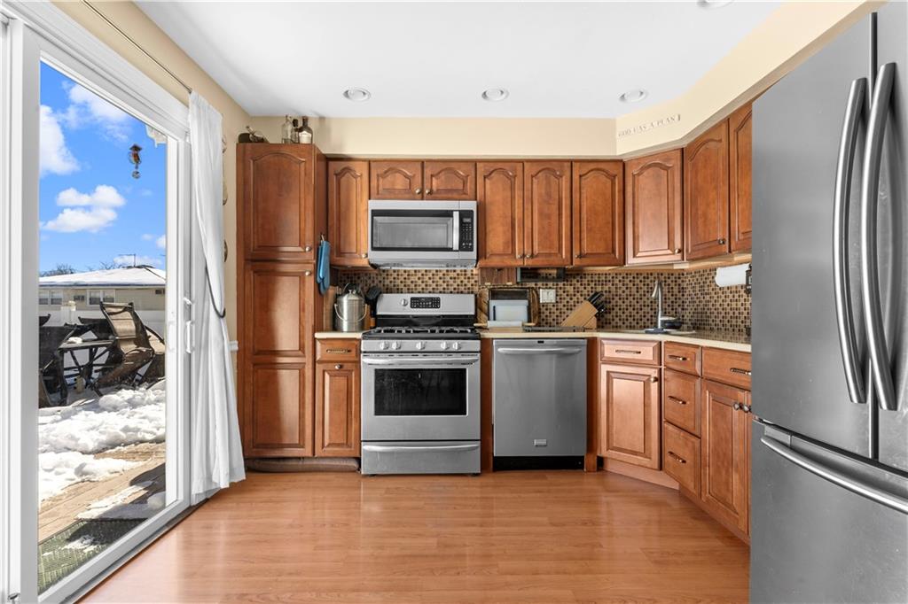 131 Crossfield Avenue Image 3