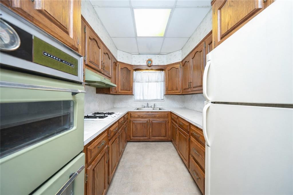 231 Van Sicklen Street, Brooklyn, New York, 11223 image 18