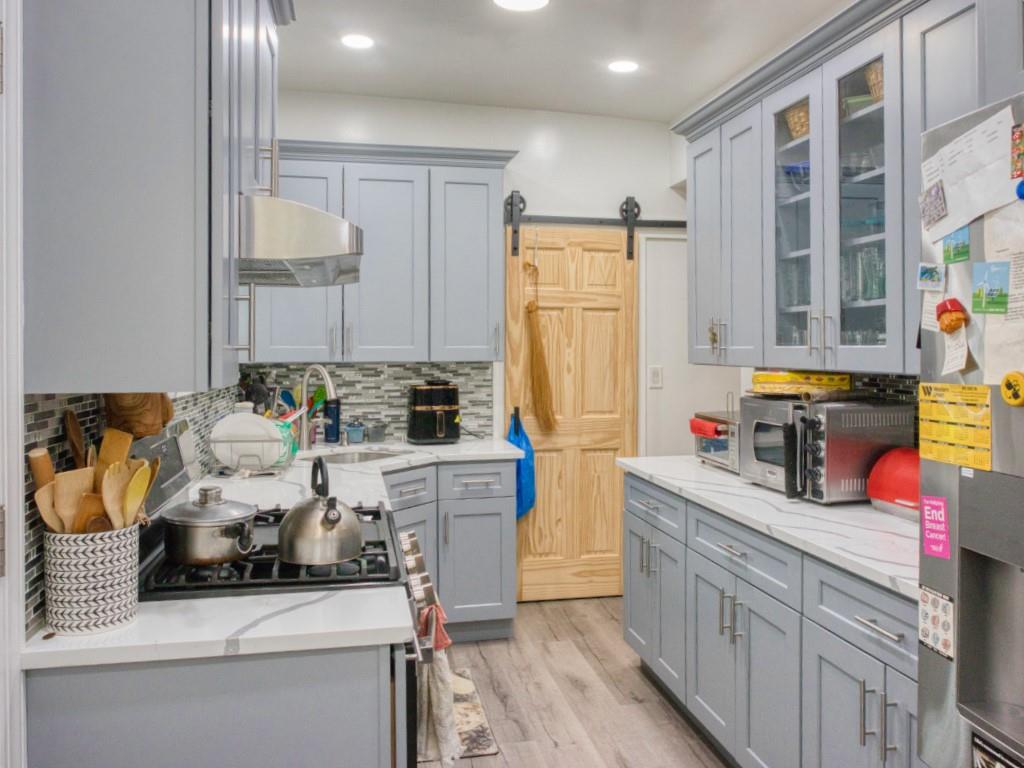 27 East 56th Street Image 5