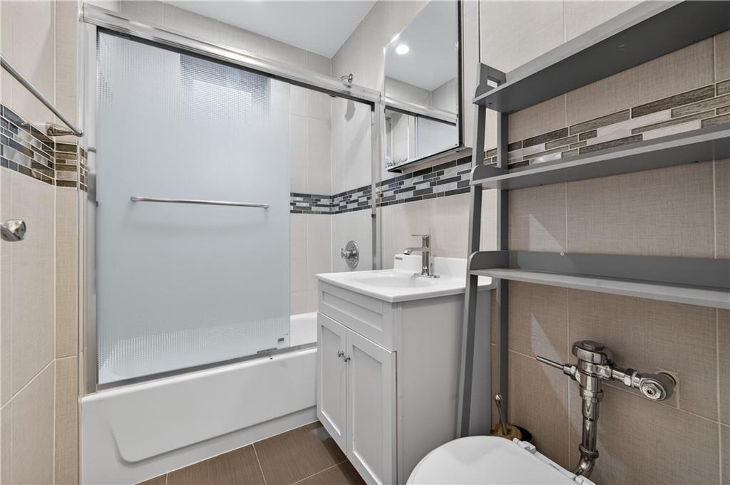 66-92 Selfridge Street 5C Image 4