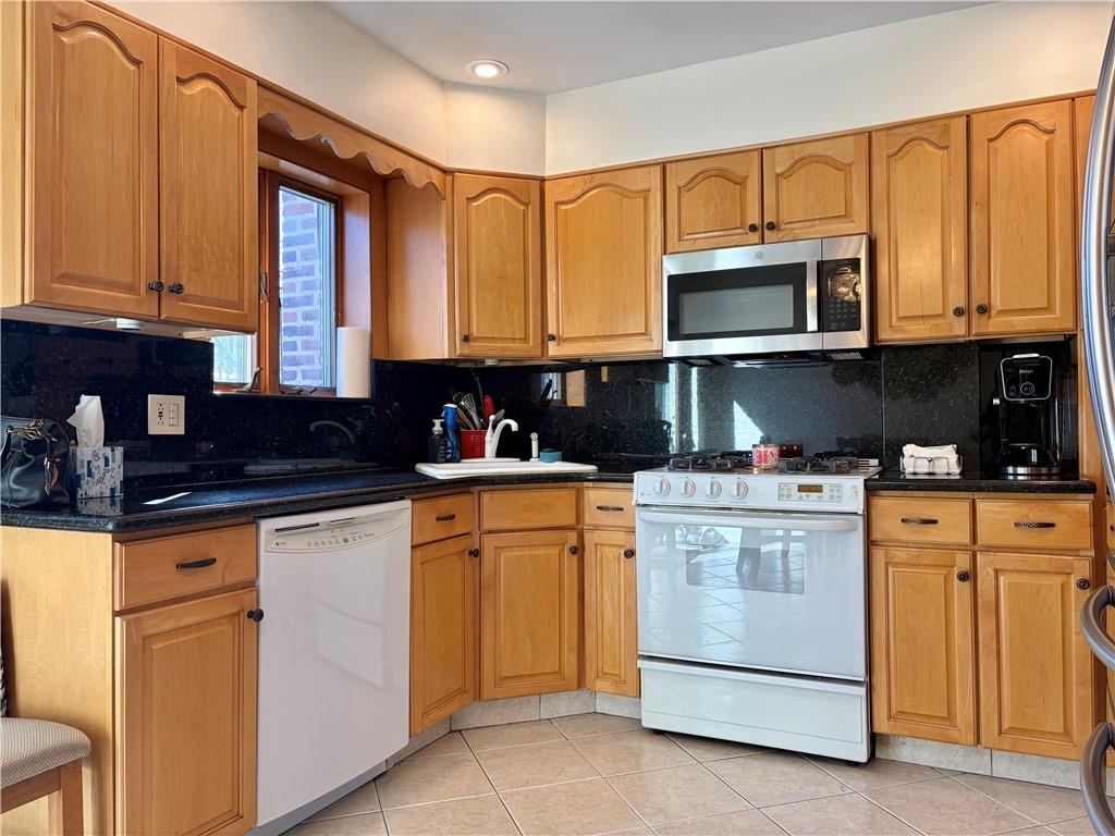 311 Bay 14th Street Image 5