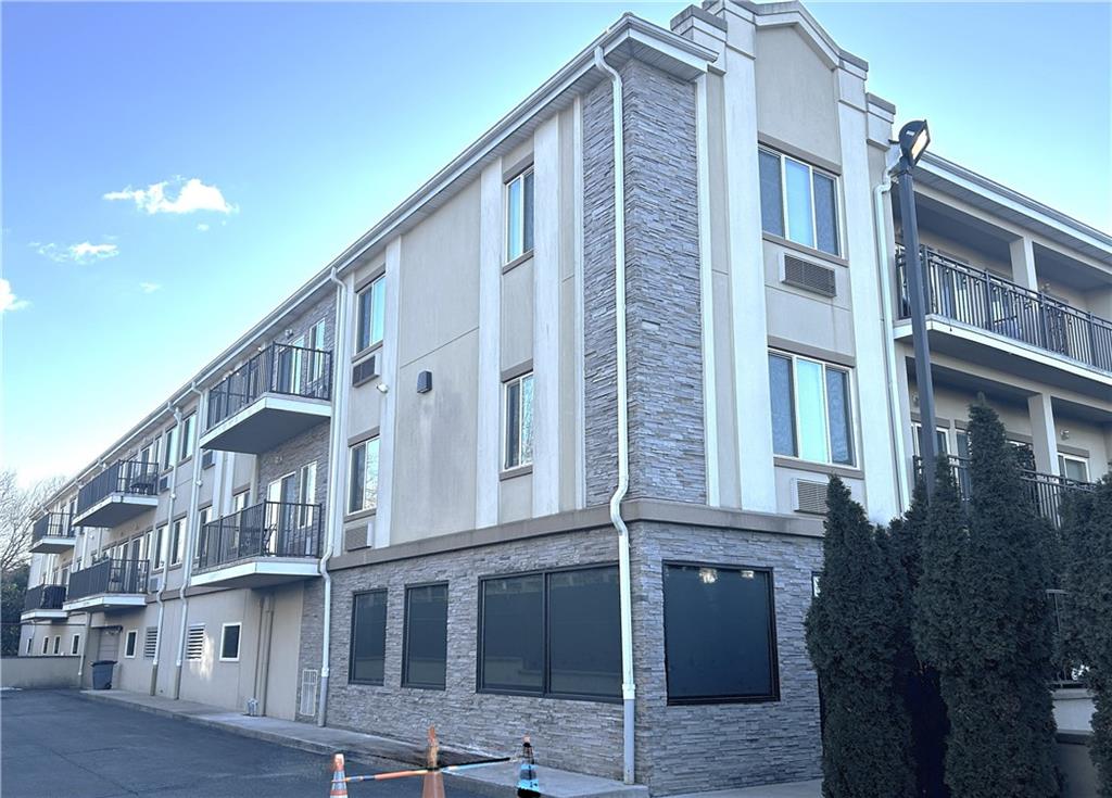 1235 Forest Hill Road 1G Image 3